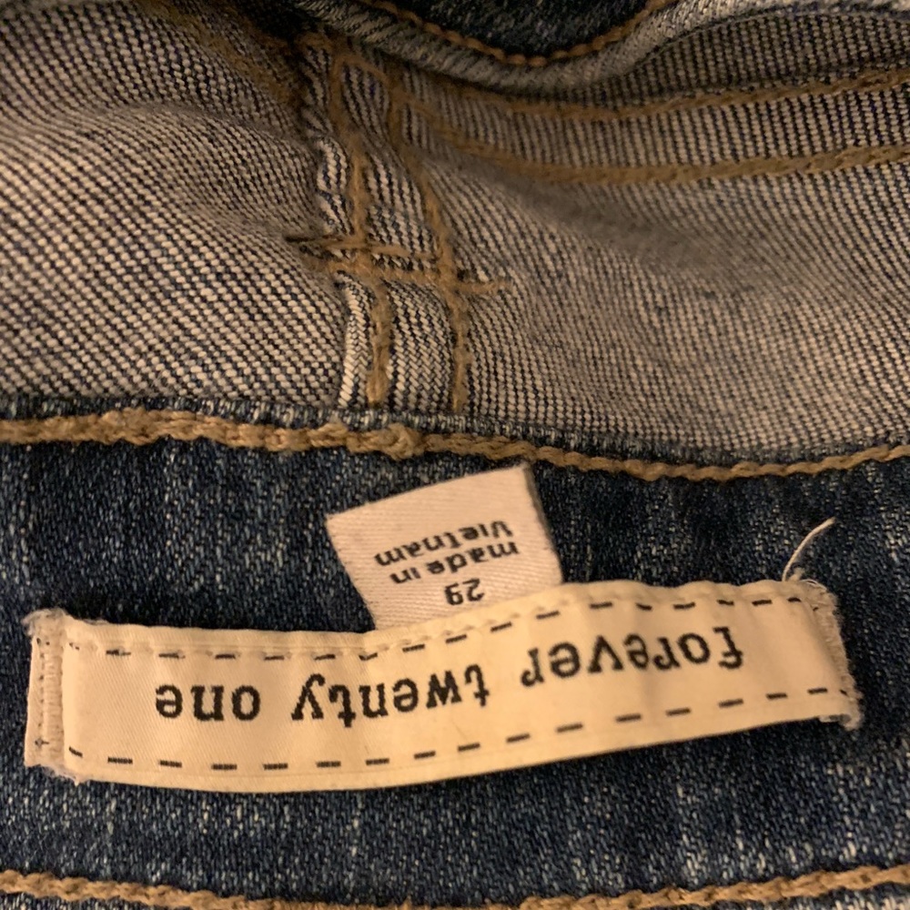 Distressed Denim Jeans - Picture 3 of 3